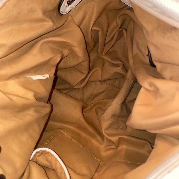 White Michael Kors purse, great condition. Big purse - Picture 3 of 3